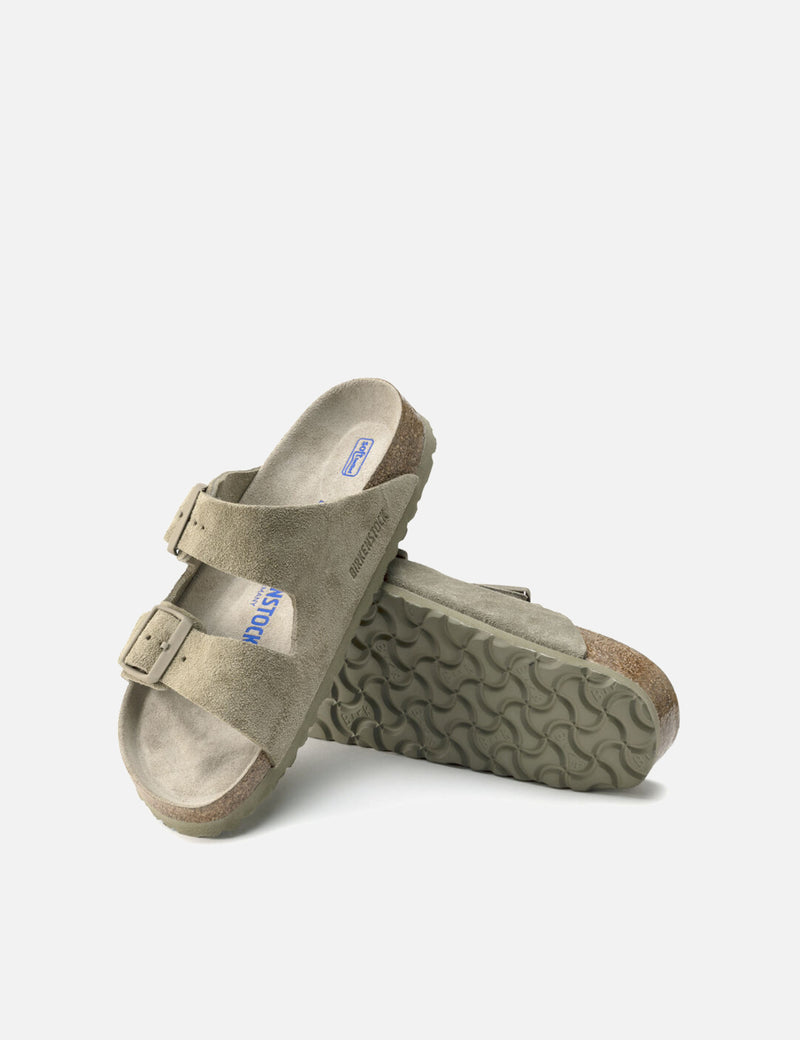 Birkenstock Women's Arizona Sandals Soft Foot Bed (Narrow) - Faded Khaki