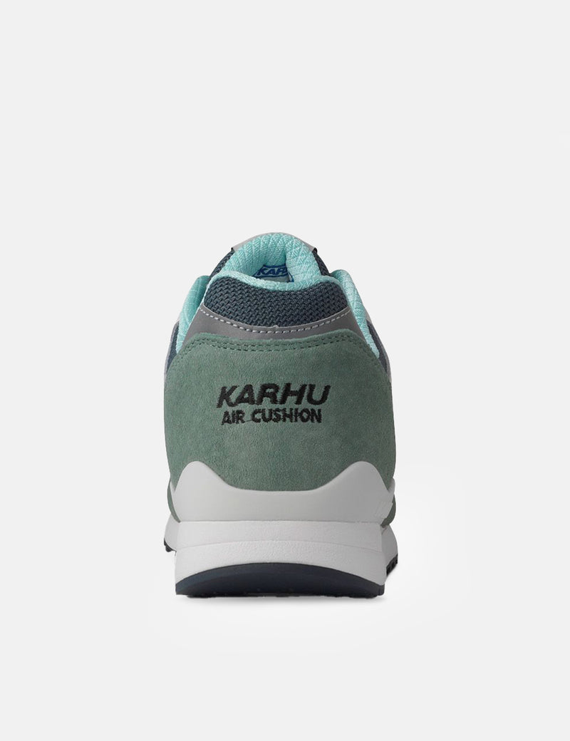 Karhu Synchron Classic Trainers - Iceberg Green/Lily White