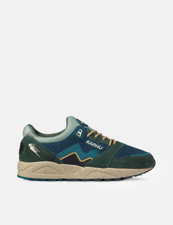 Karhu Aria 95 Trainers - Dark Forest/Deep Lagoon