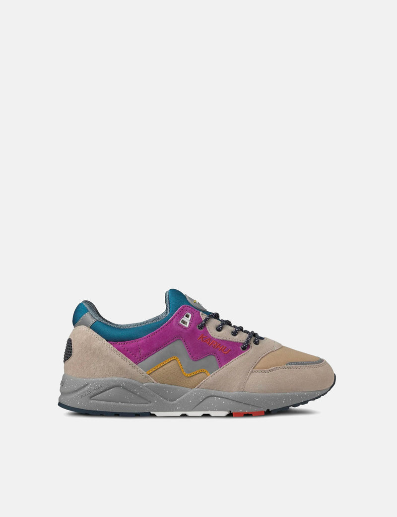 Karhu Aria 95 Trainers - Silver Lining/Mulberry