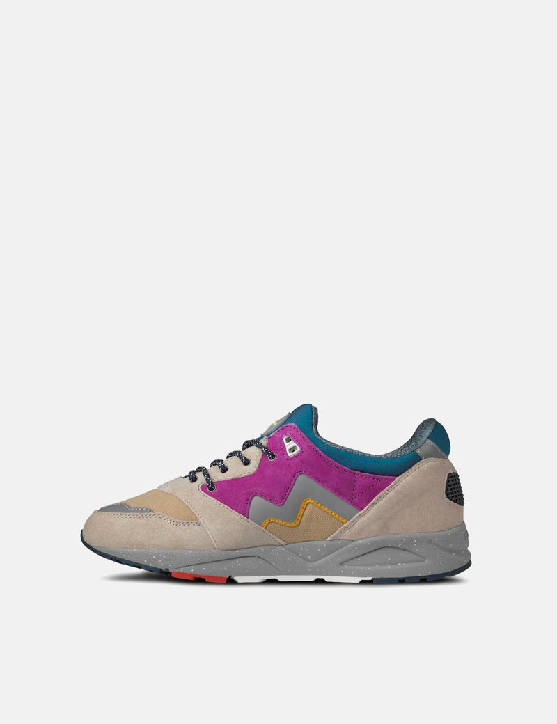 Karhu Aria 95 Trainers - Silver Lining/Mulberry