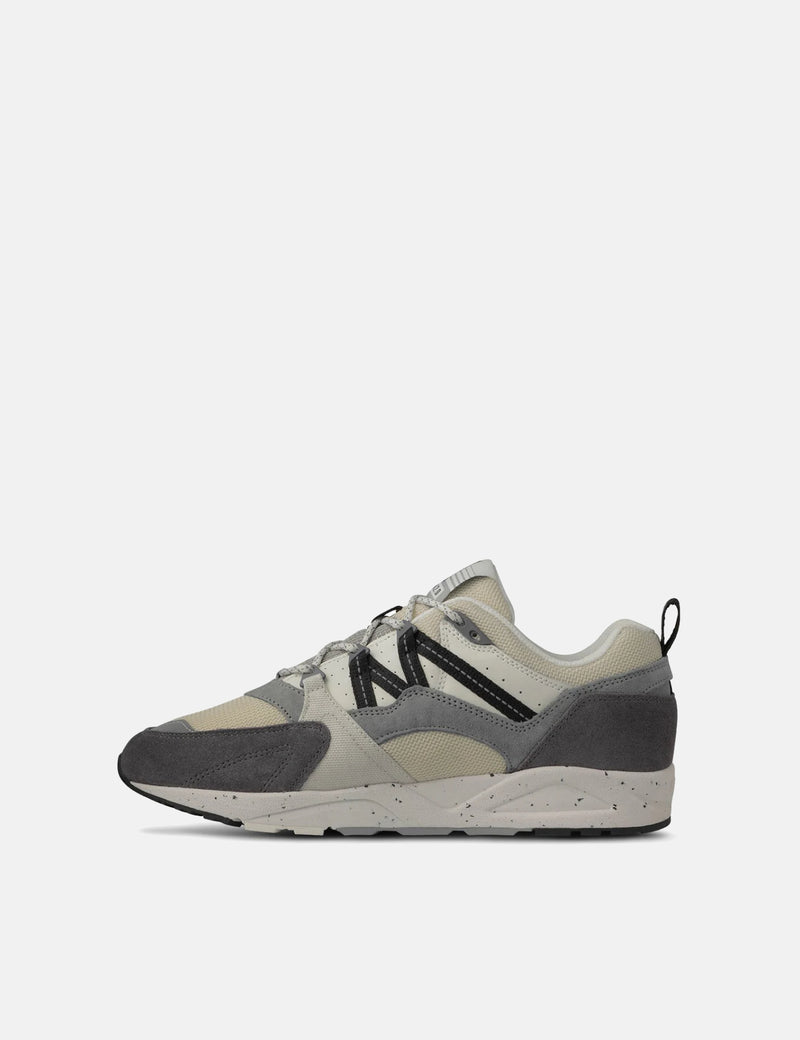 Karhu Fusion 2.0 Trainers - Limestone/Jet Black