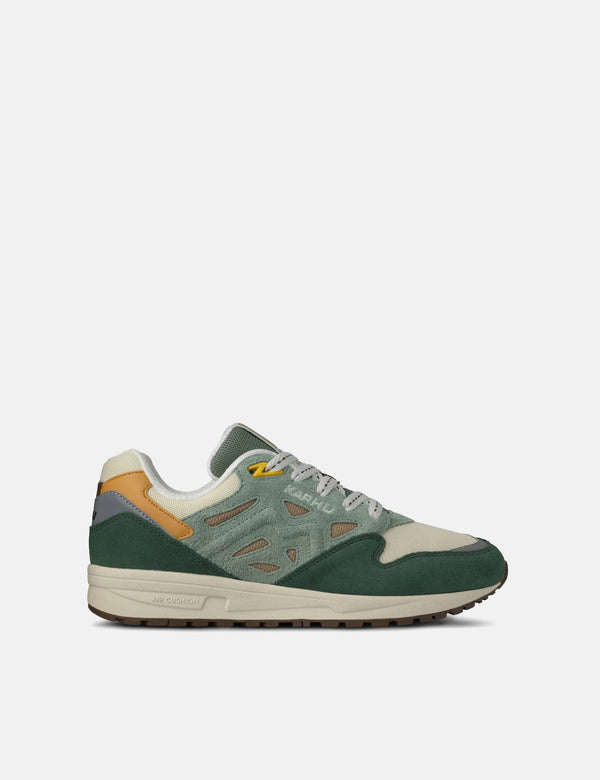 Karhu Legacy 96 Trainers - Laurel Wreath/Warm Taupe