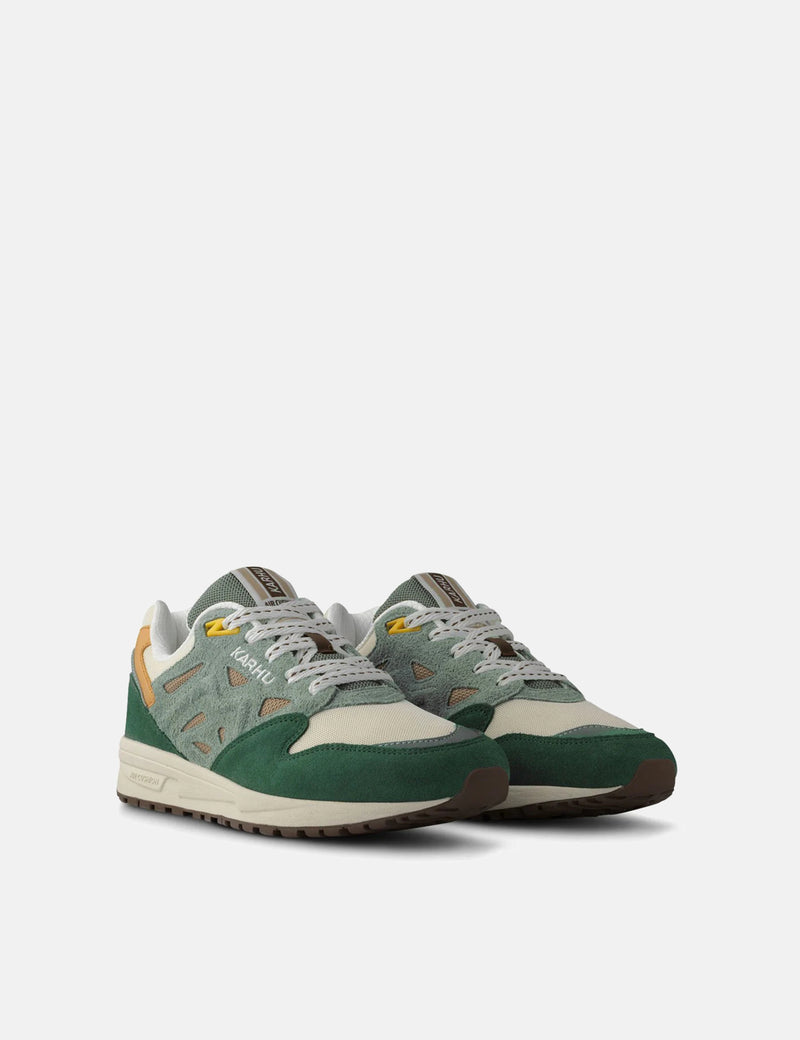 Karhu Legacy 96 Trainers - Laurel Wreath/Warm Taupe