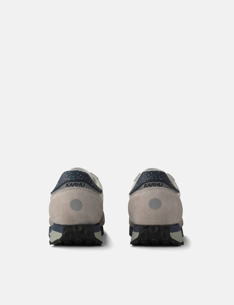 Karhu Mestari Control Trainers - Silver Lining/Jet Black