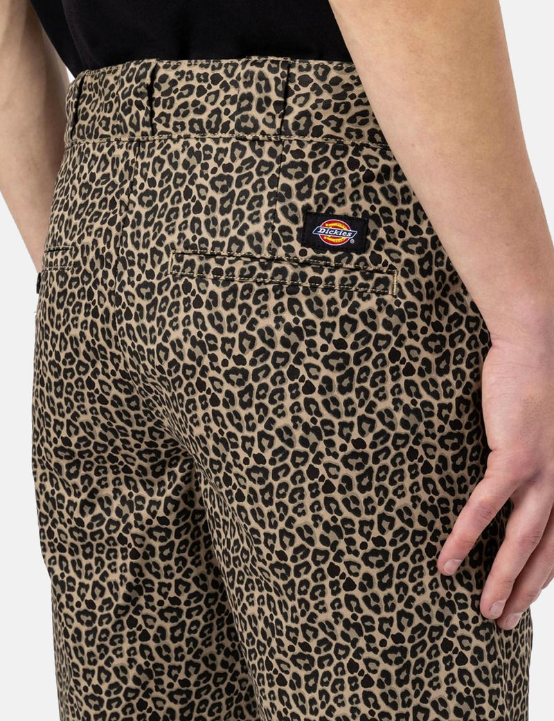 Dickies Silver Firs Shorts - Leopard Print