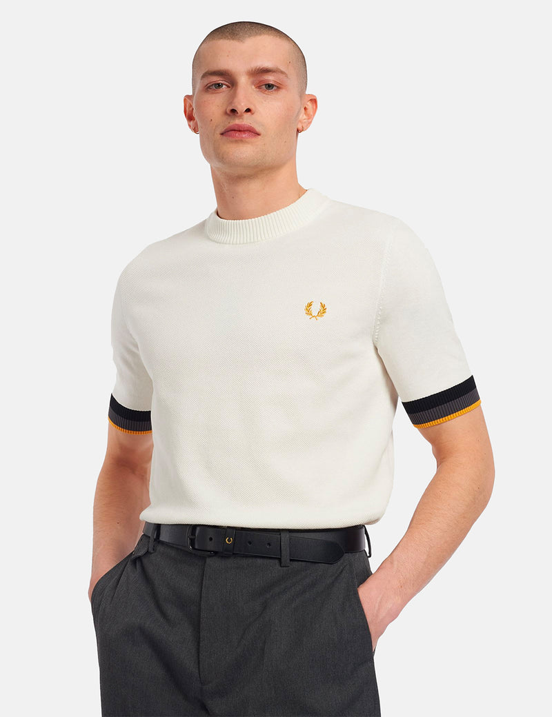 stramt flaske Vestlig Fred Perry Striped Cuff Knitted T-Shirt - Snow White | URBAN EXCESS. –  URBAN EXCESS USA