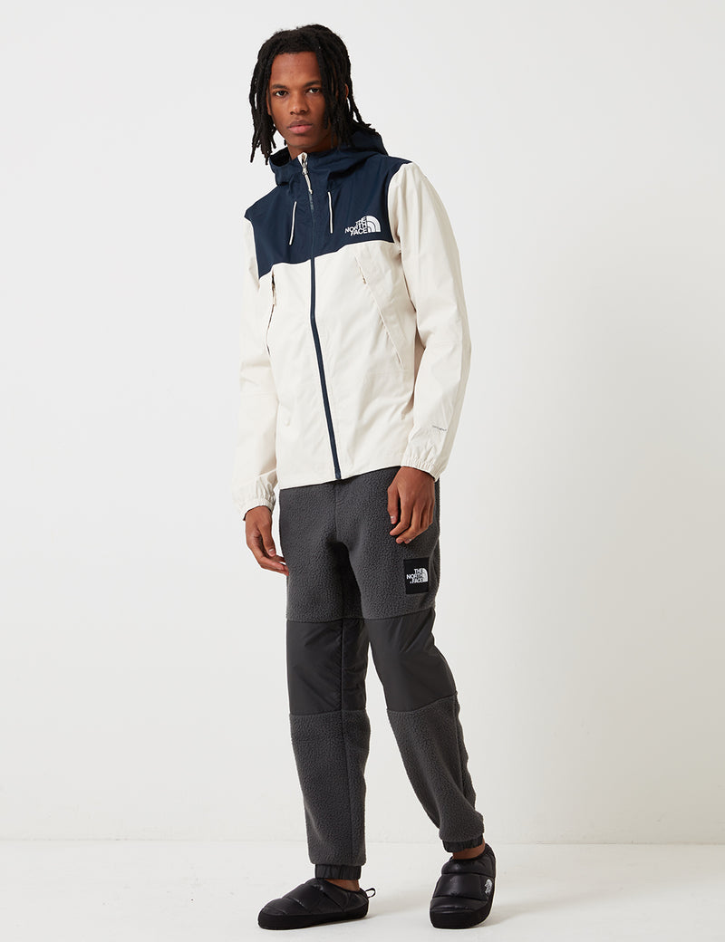 The north face 2025 1990 vintage white