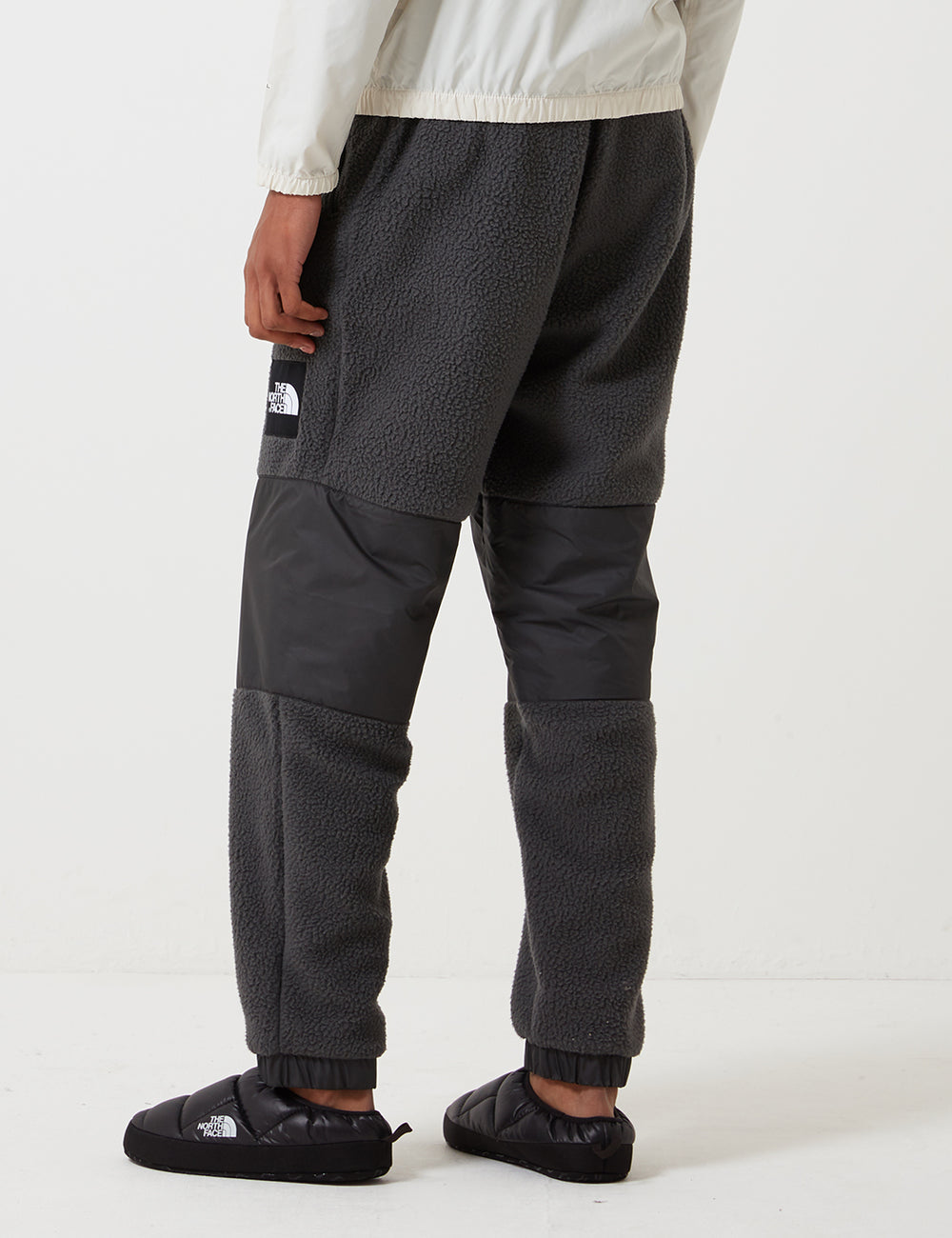 North Face Denali Fleece Pant - Asphalt Grey | URBAN EXCESS